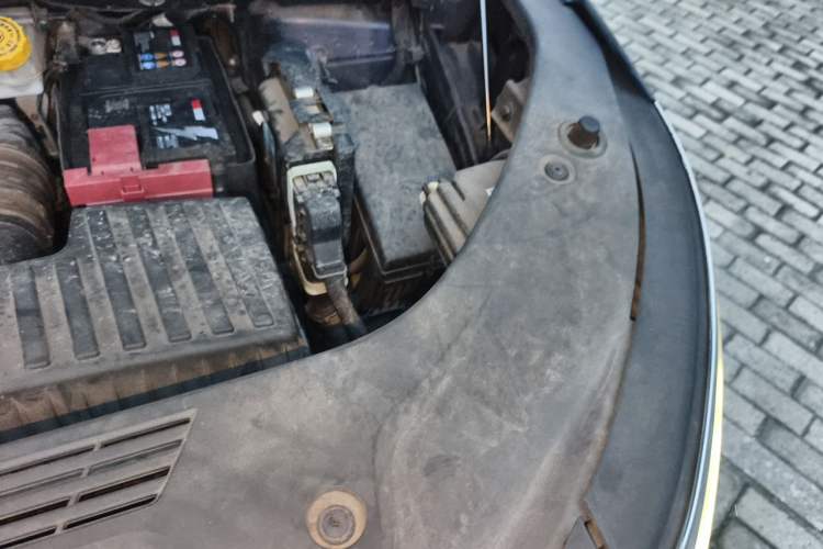 Used Roewe iMAX8 2022 400TGI Celebration Edition Engine Bay Left