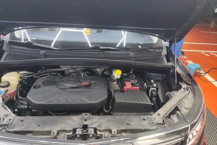 Used Roewe iMAX8 2022 400TGI Celebration Edition Engine Bay Left