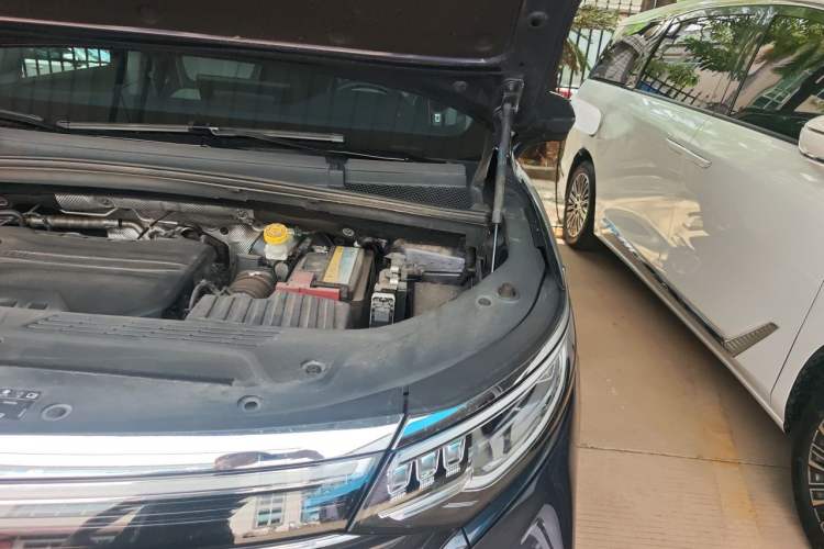 Used Roewe iMAX8 2022 400TGI Prestige Edition Engine Bay Left