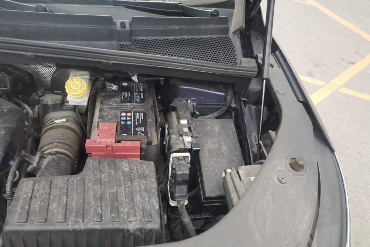 Used Roewe iMAX8 2022 400TGI Flagship Edition Engine Bay Left