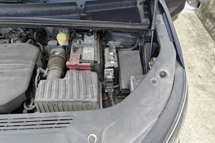 Used Roewe iMAX8 2022 400TGI Celebration Edition Engine Bay Left