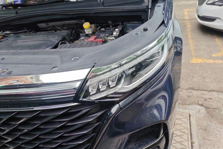 Used Roewe iMAX8 2022 400TGI Celebration Edition Engine Bay Left