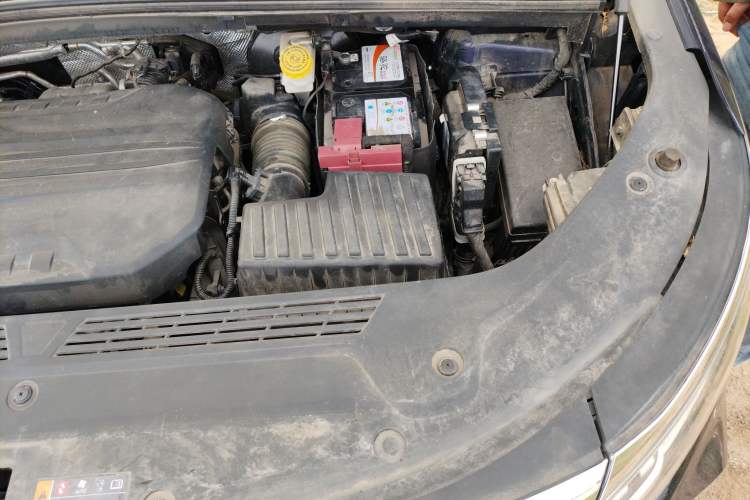 Used Roewe iMAX8 2022 400TGI Celebration Edition Engine Bay Left