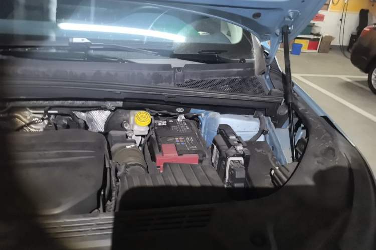 Used Roewe iMAX8 2022 400TGI Prestige Edition Engine Bay Left