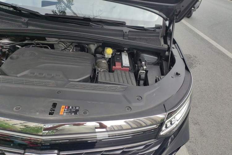 Used Roewe iMAX8 2022 400TGI Prestige Edition Engine Bay Left