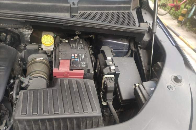 Used Roewe iMAX8 2022 400TGI Celebration Edition Engine Bay Left