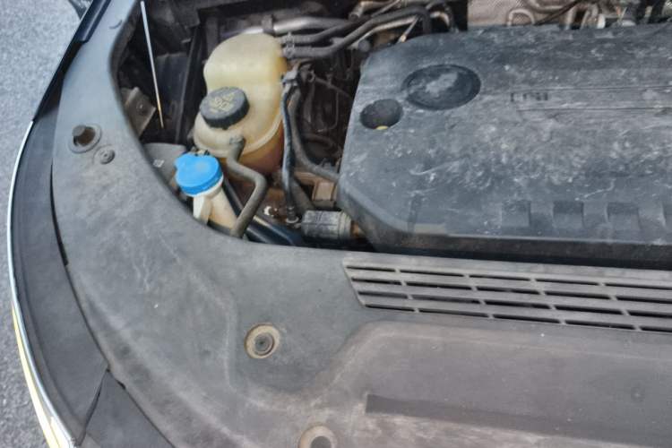 Used Roewe iMAX8 2022 400TGI Celebration Edition Engine Bay Right
