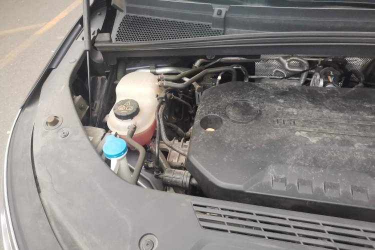 Used Roewe iMAX8 2022 400TGI Flagship Edition Engine Bay Right