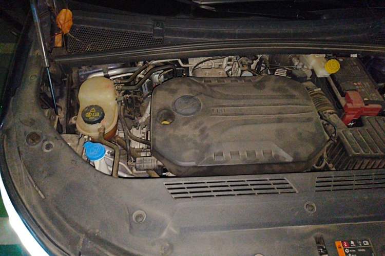 Used Roewe iMAX8 2022 400TGI Prestige Edition Engine Bay Right