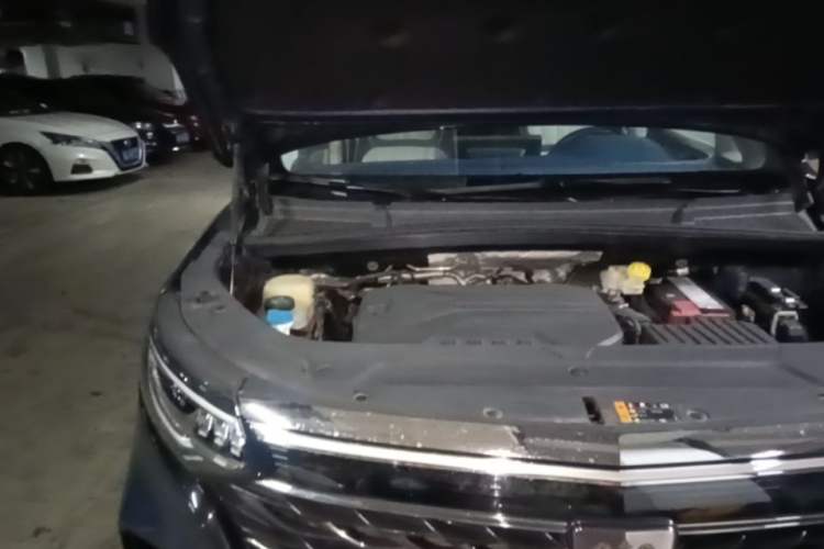 Used Roewe iMAX8 2022 400TGI Prestige Edition Engine Bay Right