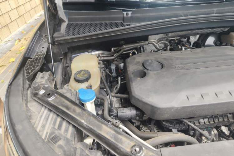 Used Roewe iMAX8 2022 400TGI Celebration Edition Engine Bay Right