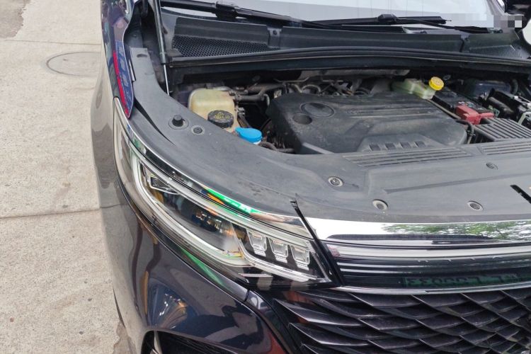 Used Roewe iMAX8 2022 400TGI Celebration Edition Engine Bay Right