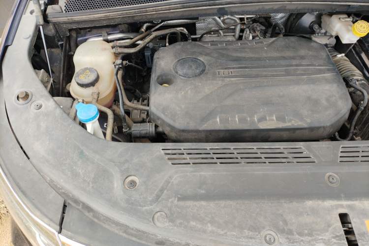 Used Roewe iMAX8 2022 400TGI Celebration Edition Engine Bay Right