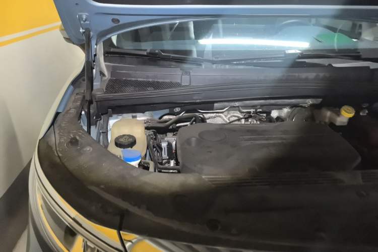 Used Roewe iMAX8 2022 400TGI Prestige Edition Engine Bay Right