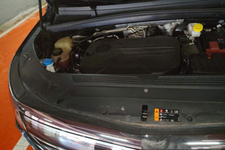 Used Roewe iMAX8 2022 400TGI Celebration Edition Engine Bay Right
