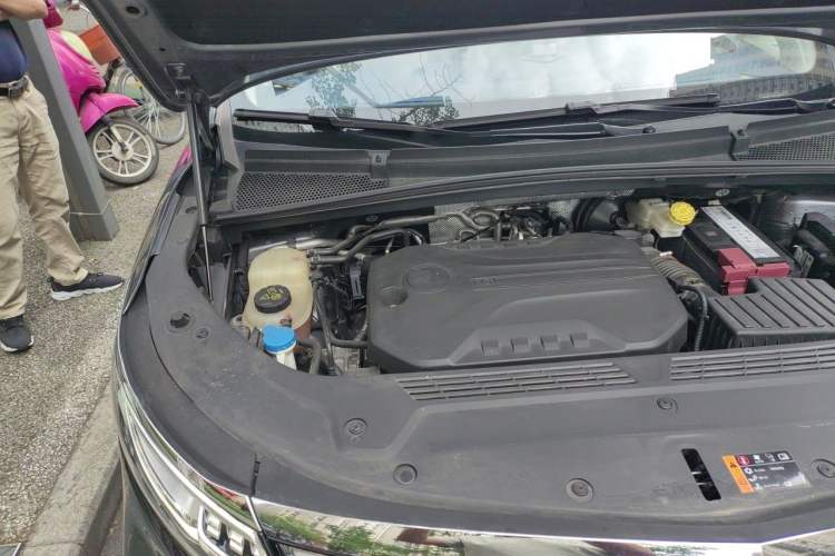 Used Roewe iMAX8 2022 400TGI Prestige Edition Engine Bay Right