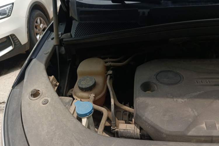 Used Roewe iMAX8 2022 400TGI Celebration Edition Engine Bay Right