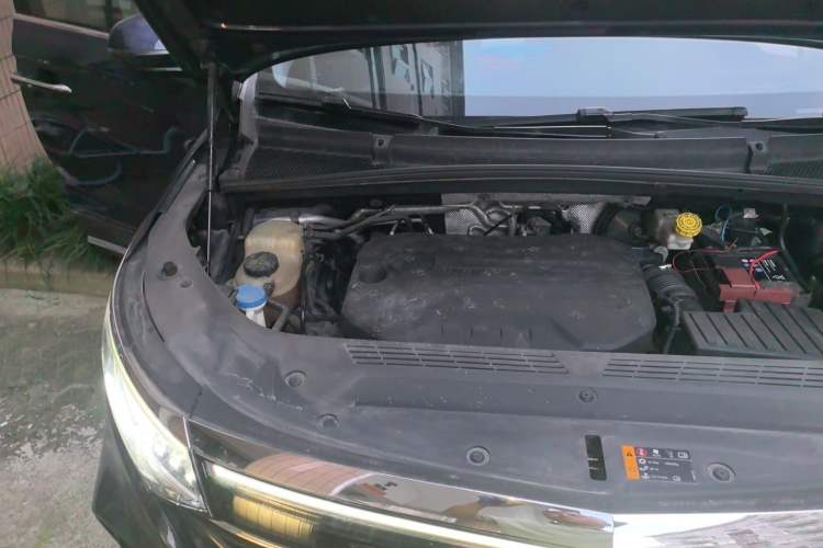 Used Roewe iMAX8 2022 400TGI Flagship Edition Engine Bay Right