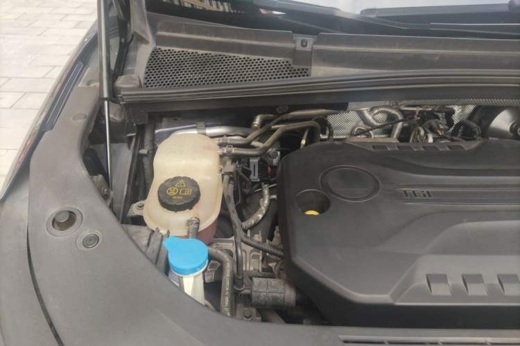 Used Roewe iMAX8 2022 400TGI Celebration Edition Engine Bay Right