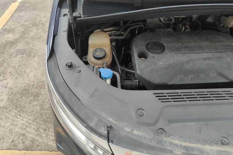 Used Roewe iMAX8 2022 400TGI Prestige Edition Engine Bay Right
