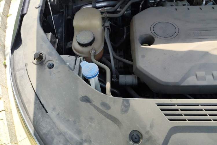 Used Roewe iMAX8 2022 400TGI Celebration Edition Engine Bay Right