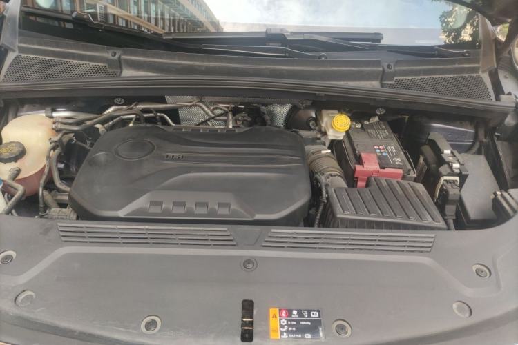 Used Roewe iMAX8 2022 400TGI Celebration Edition Engine Bay