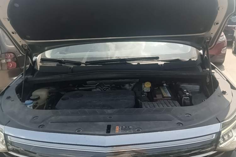 Used Roewe iMAX8 2022 400TGI Prestige Edition Engine Bay