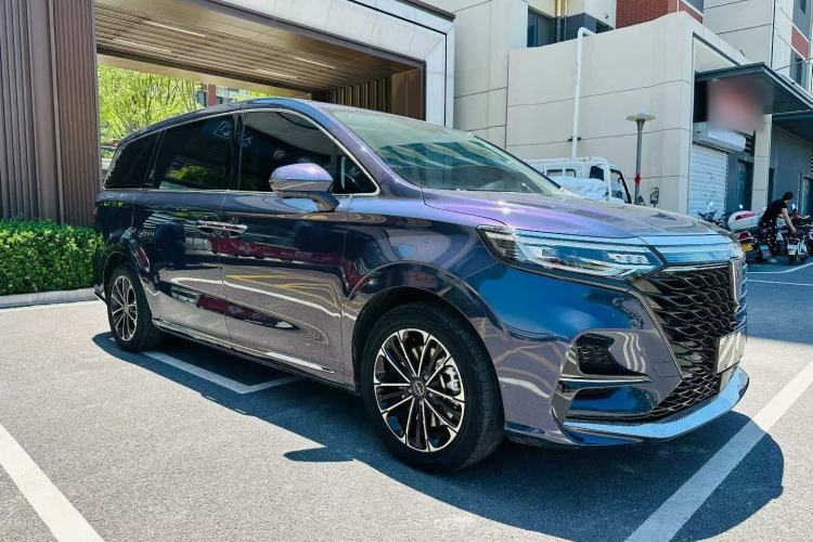 Used Roewe iMAX8 2022 400TGI Celebration Edition Exterior 3