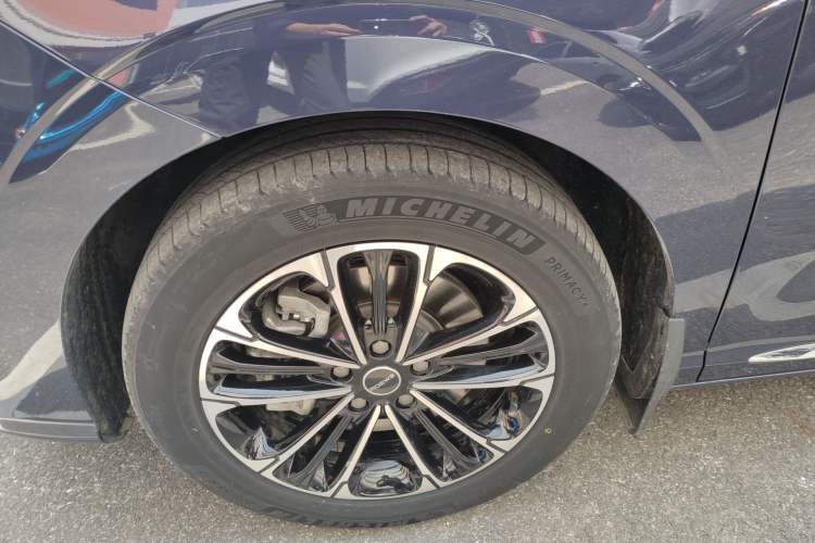 Used Roewe iMAX8 2022 400TGI Prestige Edition Exterior 4