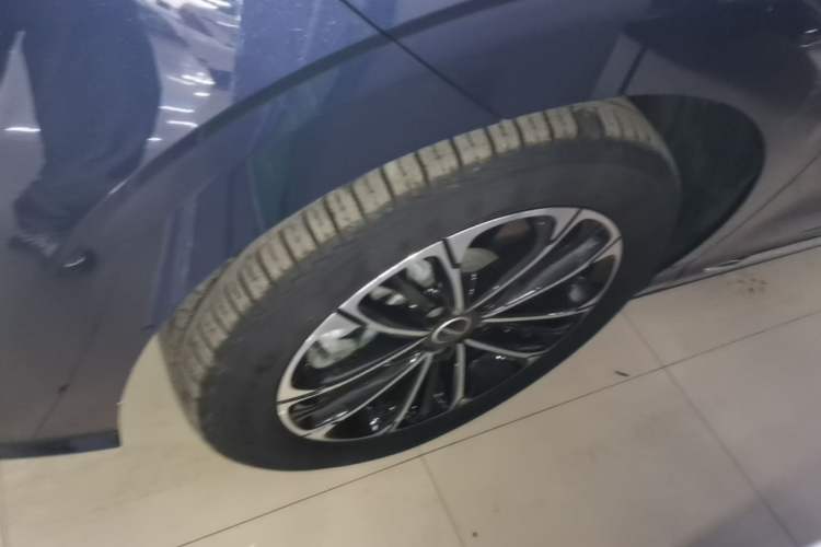 Used Roewe iMAX8 2022 400TGI Flagship Edition Exterior 4