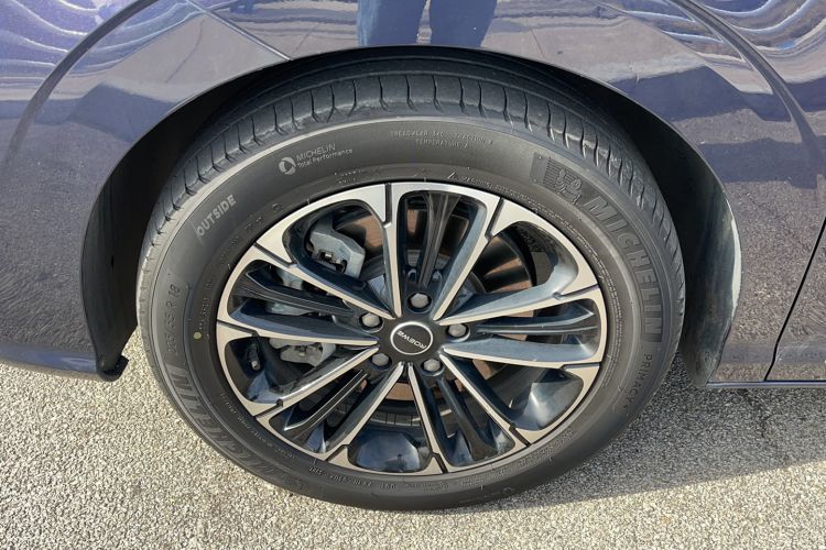 Used Roewe iMAX8 2022 400TGI Prestige Edition Exterior 4