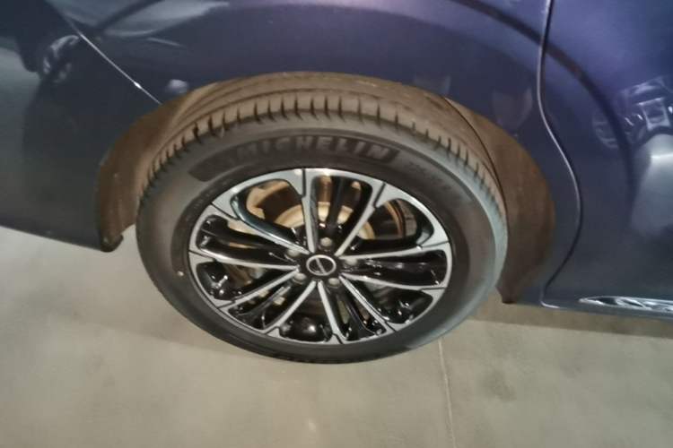 Used Roewe iMAX8 2022 400TGI Prestige Edition Exterior 5