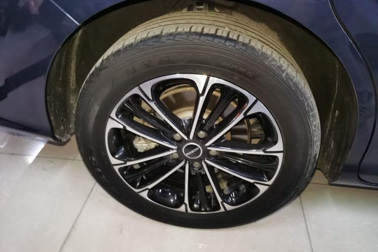 Used Roewe iMAX8 2022 Model 400TGI Exclusive Version for Key Accounts Exterior 5