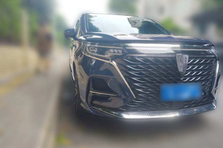 Used Roewe iMAX8 2022 400TGI Celebration Edition Front Right 45 Deg