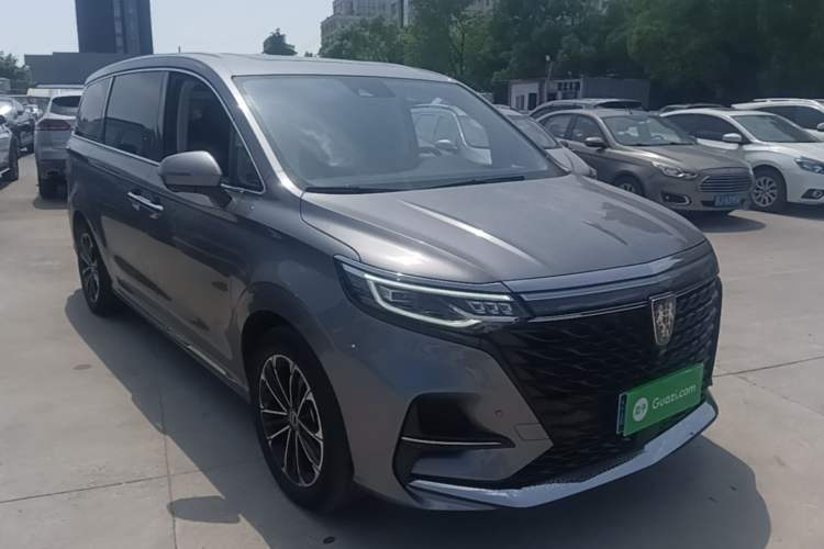 Used Roewe iMAX8 2022 400TGI Prestige Edition Front Right 45 Deg