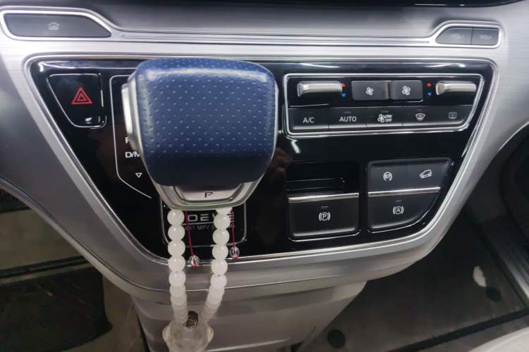 Used Roewe iMAX8 2022 400TGI Celebration Edition Gear Lever