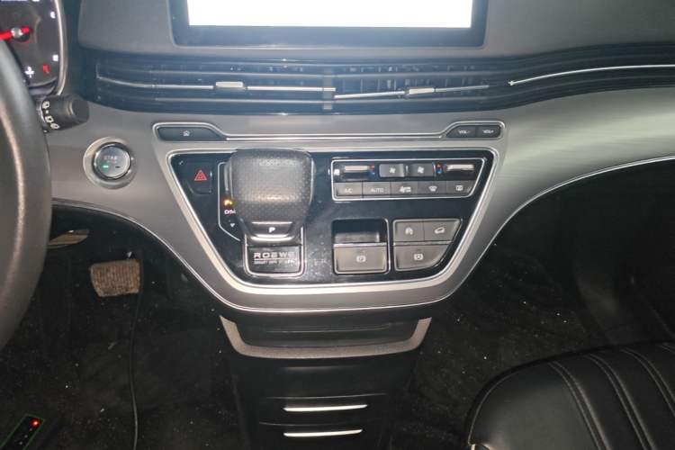 Used Roewe iMAX8 2022 Model 400TGI Exclusive Version for Key Accounts Gear Lever