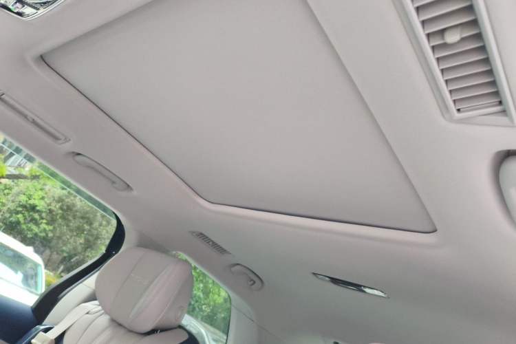 Used Roewe iMAX8 2022 400TGI Prestige Edition Headliner