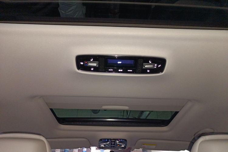 Used Roewe iMAX8 2022 400TGI Celebration Edition Headliner