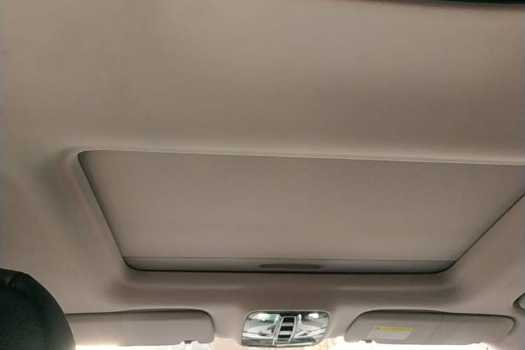 Used Roewe iMAX8 2022 400TGI Flagship Edition Headliner