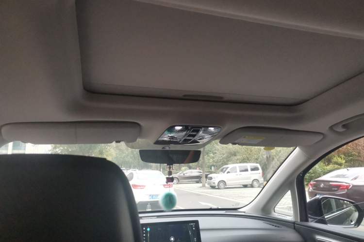 Used Roewe iMAX8 2022 400TGI Flagship Edition Headliner