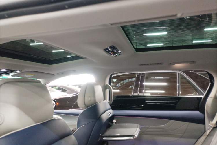 Used Roewe iMAX8 2022 400TGI Prestige Edition Headliner