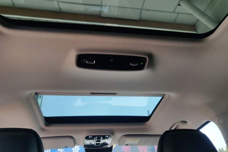 Used Roewe iMAX8 2022 400TGI Prestige Edition Headliner