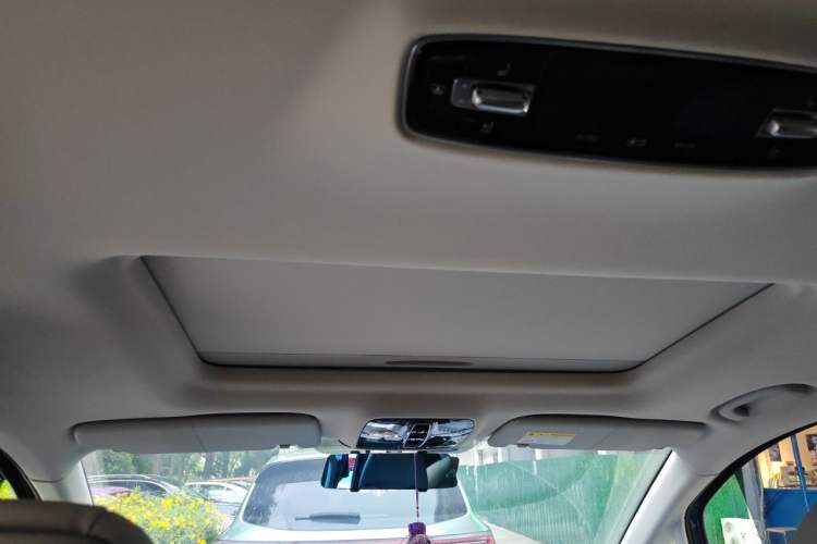 Used Roewe iMAX8 2022 400TGI Celebration Edition Headliner