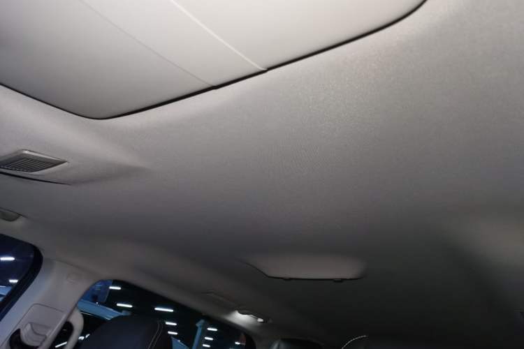 Used Roewe iMAX8 2022 Model 400TGI Exclusive Version for Key Accounts Headliner