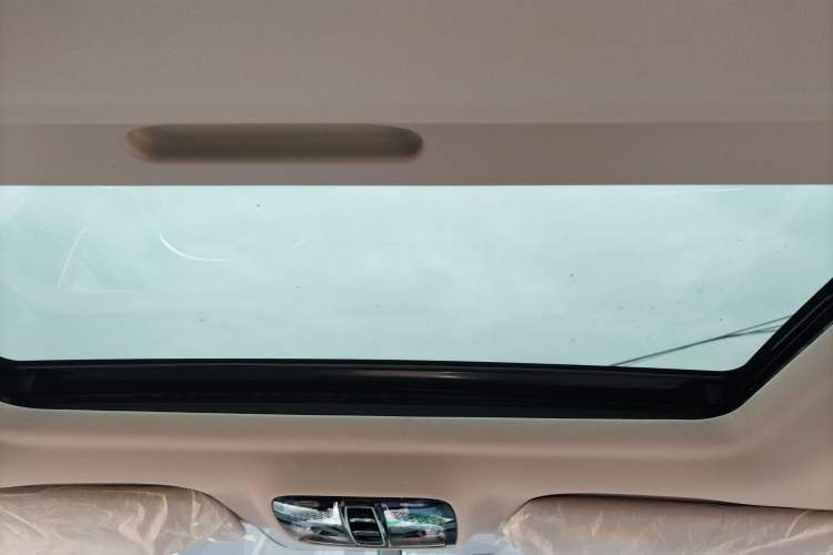 Used Roewe iMAX8 2022 400TGI Celebration Edition Headliner
