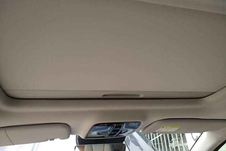 Used Roewe iMAX8 2022 400TGI Ultimate Edition Headliner