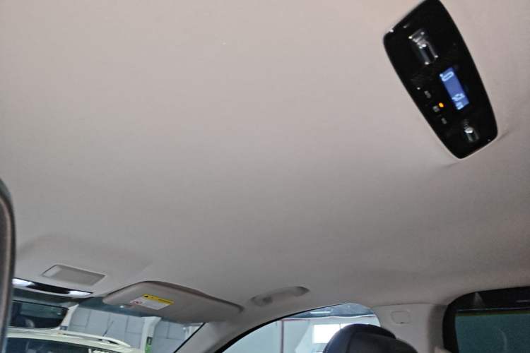 Used Roewe iMAX8 2022 Model 400TGI Exclusive Version for Key Accounts Headliner