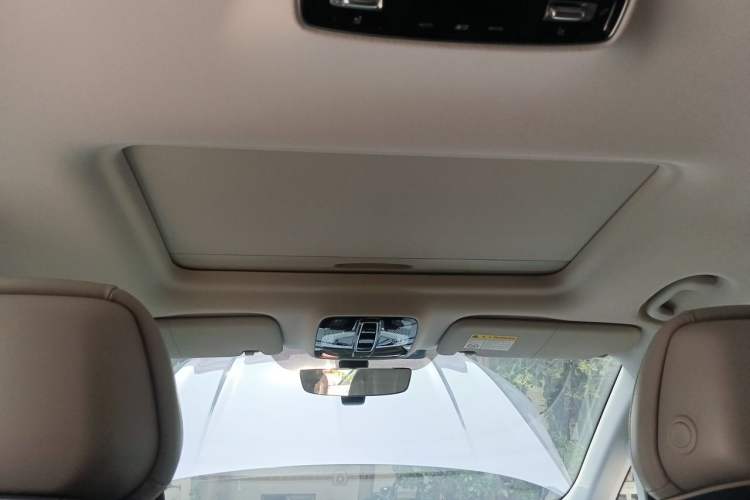 Used Roewe iMAX8 2022 400TGI Celebration Edition Headliner