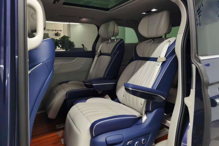 Used Roewe iMAX8 2022 400TGI Celebration Edition Interior 1